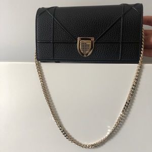Dior Diorama Wallet on chain